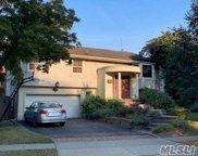 20 Allen Drive, Locust Valley image