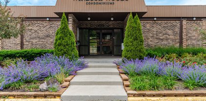 2642 N Windsor Drive Unit #102, Arlington Heights