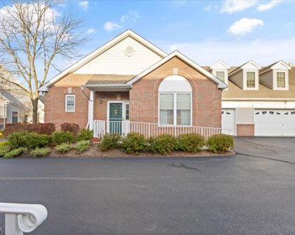 6 Indian Plantation St, Raritan Twp.