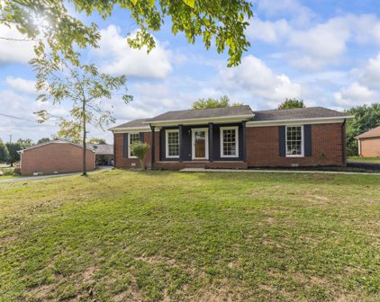 109 Westwind Dr, Springfield