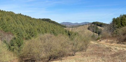 lot 104 Deer Path Road, Crumpler