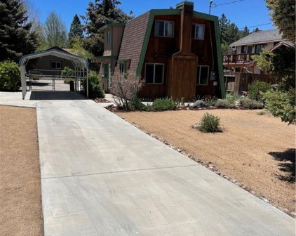 929 Mount Doble Dr, Big Bear City