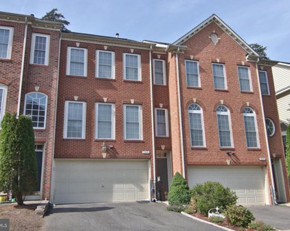 7226 Fair Oak Dr, Hanover