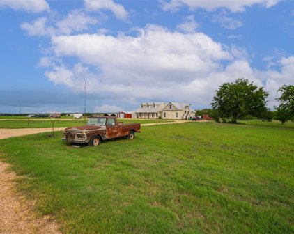 101 County Road 461, Coupland