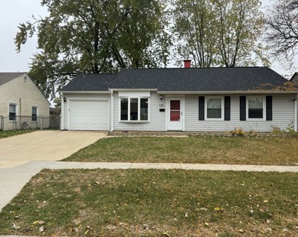 121 Crestwood Drive, Streamwood