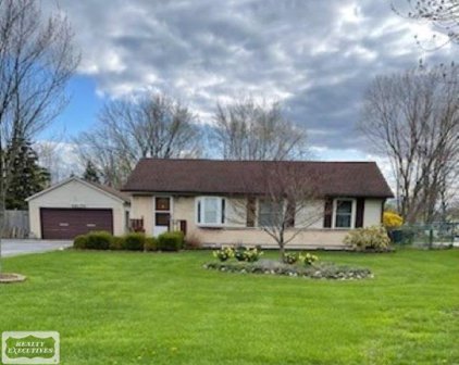 48174 Pheasant, Chesterfield Twp