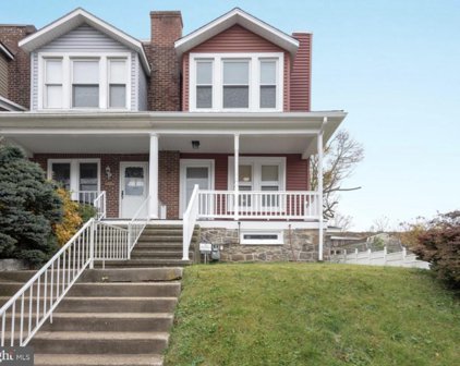 1960 Woodvale Ave, Reading