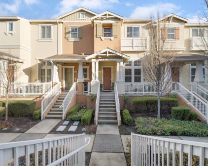 200 Old Oak LN 2, Hayward