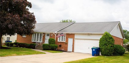 128 Fairways Boulevard, Amherst