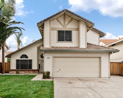 911 Lassen Court, Tracy