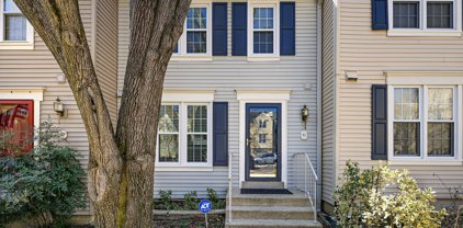 81 Fendall Ave, Alexandria