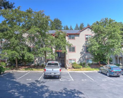 25025 SE Klahanie Boulevard Unit #L104, Sammamish