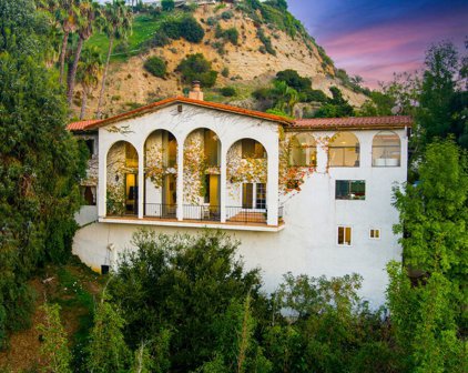 2299  Gloaming Way, Beverly Hills