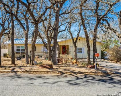 1201 Crenwelge Dr, Fredericksburg