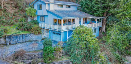 928 South Hill DR, Reedsport