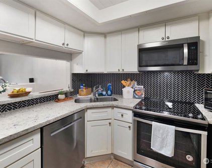 2507 NE 4th Street Unit #318, Renton