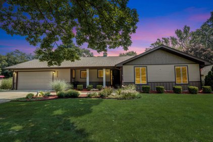 1217 Center Lane, Arlington Heights