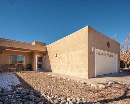 1448 Paseo Norteno, Santa Fe