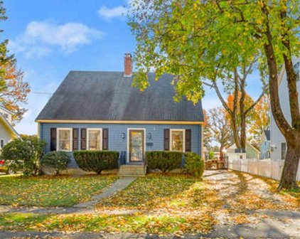 32 Thorpe Rd, Needham