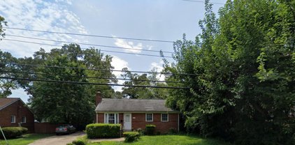 1607 Woodside Dr, Woodbridge