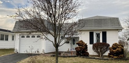 3 Lowell Court, Brick