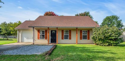 1042 Waterford Cir, Clarksville
