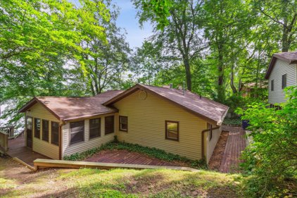 8676 Chain O Lakes Drive, Delton