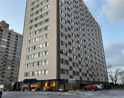 12520 Edgewater Drive Unit 1008, Lakewood