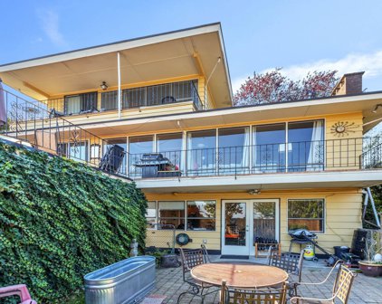 554 Richmond Street, New Westminster