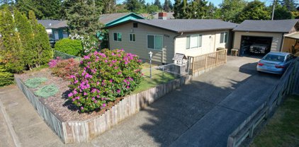2124 COMMERCIAL ST, North Bend