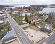 559 & 565 Mill St, Green Lake image