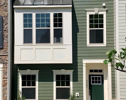 9305 Barnes Loop, Manassas