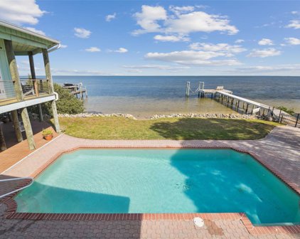 2035 Gulfview Drive, Holiday