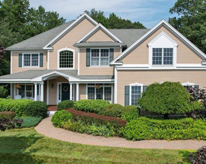 4 Kidder Ln, Southborough