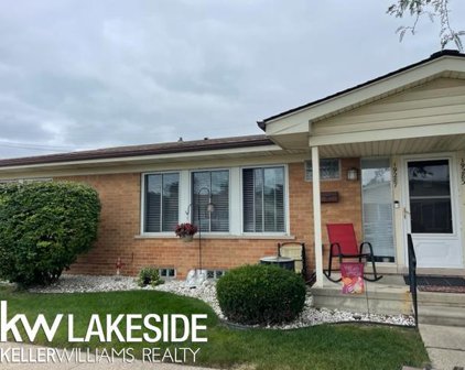 19287 E 13 Mile, Roseville