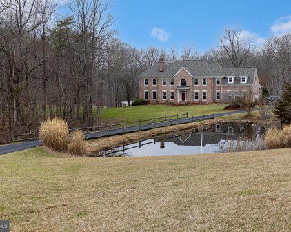 9280 Hampton Hunt Dr, Fairfax Station