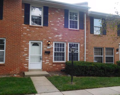 126 N Sterling Blvd, Sterling