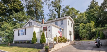 84 Standish Rd, Quincy