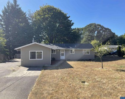 328 7th St, Philomath