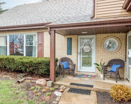 1832 E Rosehill Drive, Arlington Heights