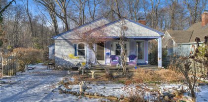 226 Plum Point Road, North Kingstown
