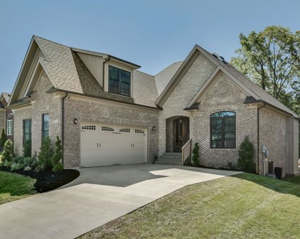 899 Abingdon Ln, Shelbyville