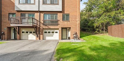 406 Springwater Court, Moon/Crescent Twp
