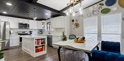 8536 Kern Canyon Unit 131, Bakersfield