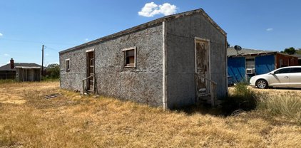 1045 S 3rd Street, Slaton