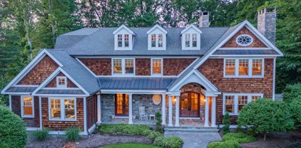 124 Fawnhill Road, Upper Saddle River