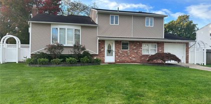 12 Lark Drive, Centereach