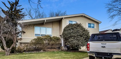 9923 N Huber Lane, Niles