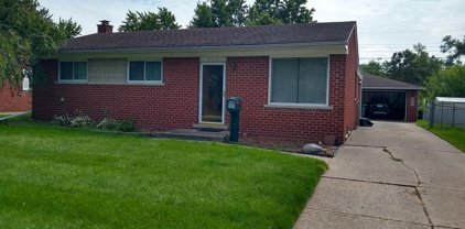 8612 CHERRYLAWN, Sterling Heights