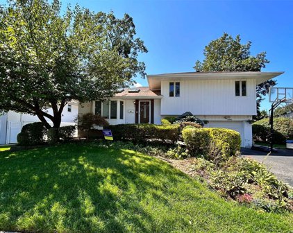 61 Magnolia Lane, Jericho